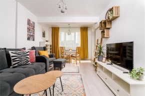 Cozy Apartment - Swimming Center, Airport & Therme SPA